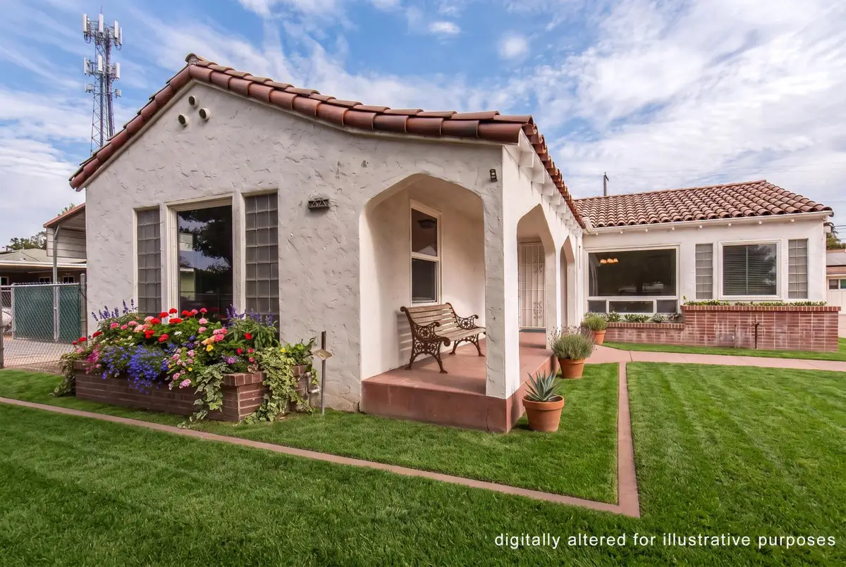 2126 W Hammond Avenue, Fresno, CA 93728 - #1