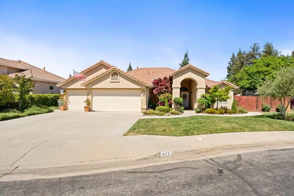 493 W Omaha Avenue, Clovis, CA 93619