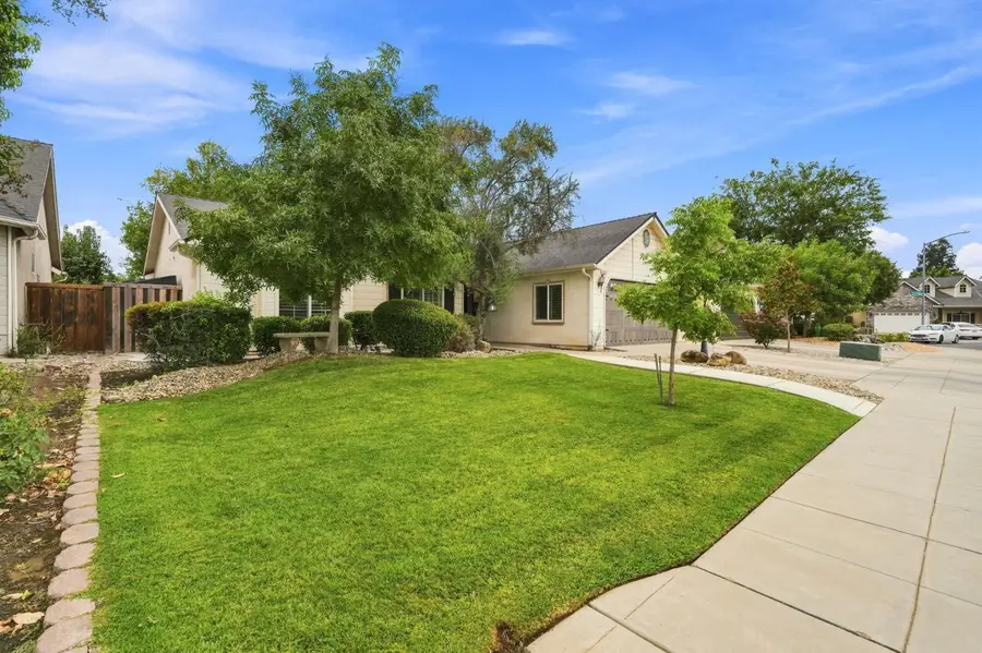 7846 N Woodrow Ave, Fresno, CA 93720 - #3