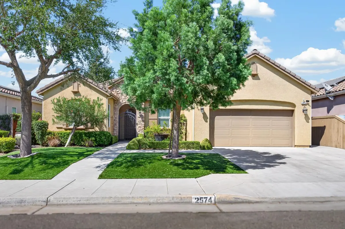 2574 E Utah Avenue, Fresno, CA 93720 - #1