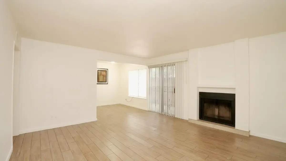 1550 W Ashlan #111, Fresno, CA 93705 - #1
