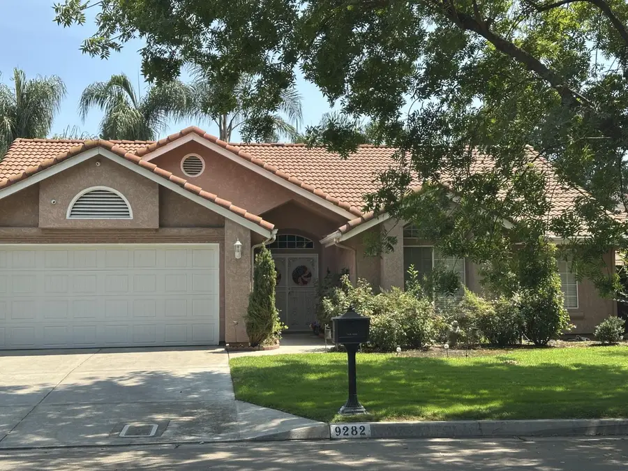 9282 N Green Meadows Lane, Fresno, CA 93720 - #2