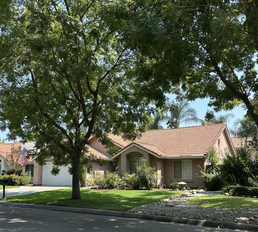 9282 N Green Meadows Lane, Fresno, CA 93720 - #3