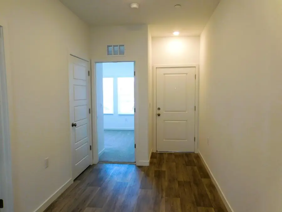 6062 E Ramona Way, Fresno, CA 93727 - #2