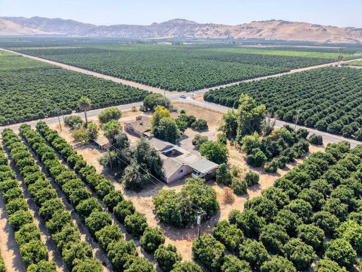 45625 Road 128, Orange Cove, CA 93646 - #1