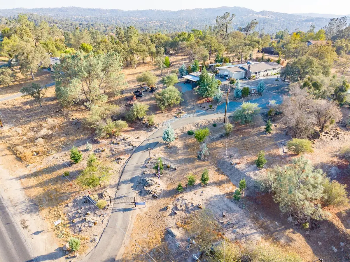 28960 Yosemite Springs Parkway, Coarsegold, CA 93614 - #1