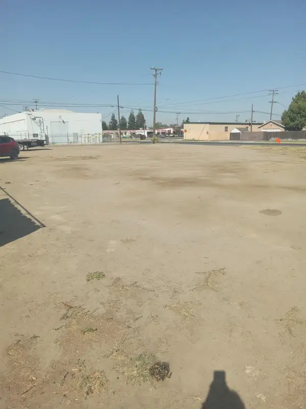 320 N D, Madera, CA 93638