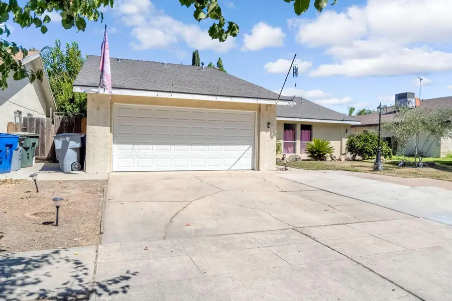 4883 E Geary Street, Fresno, CA 93725 - #2