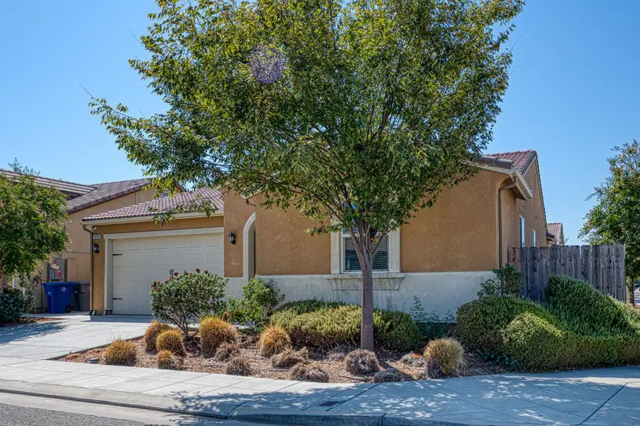 3830 Saginaw Avenue, Clovis, CA 93619 - #3