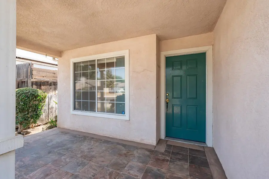 5525 W Donner Avenue, Fresno, CA 93722 - #3