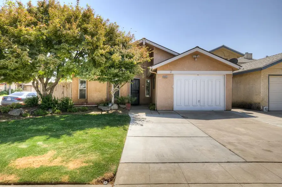 4033 W Princeton Avenue, Fresno, CA 93722 - #2
