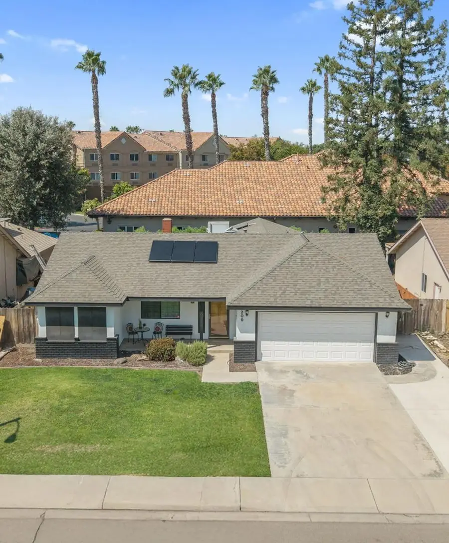 209 S Atwood Court, Visalia, CA 93291 - #2