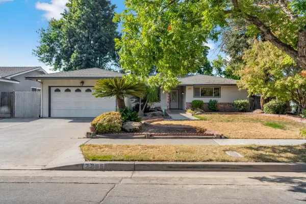 2265 E Herndon Avenue, Fresno, CA 93720