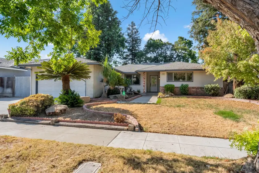 2265 E Herndon Avenue, Fresno, CA 93720 - #2