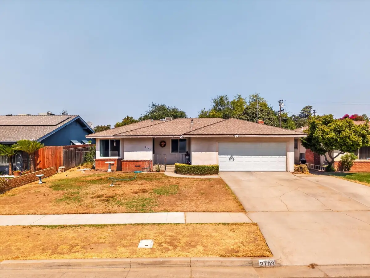 2703 E Robinson Avenue, Fresno, CA 93726 - #1