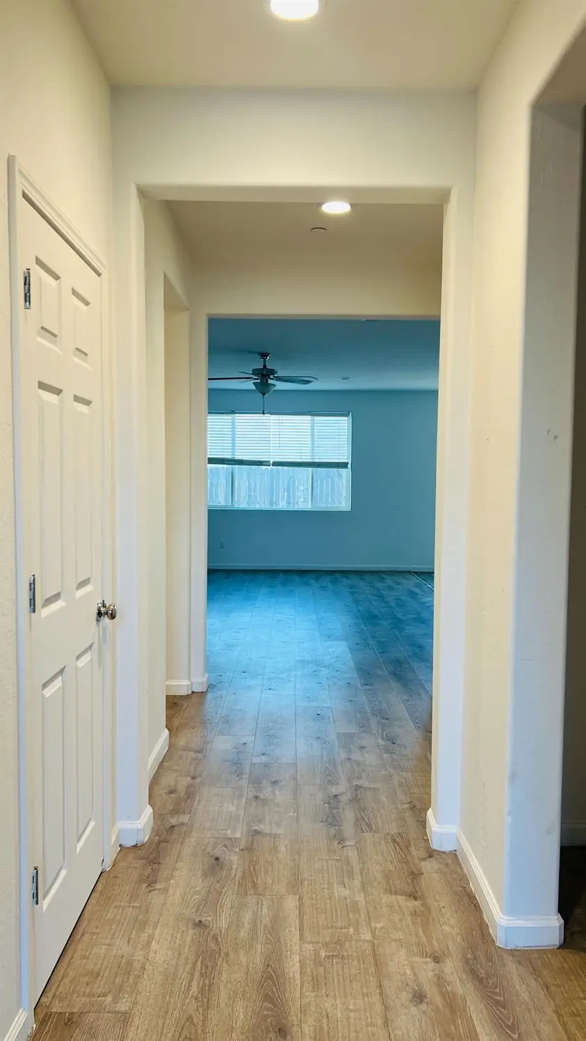 14338 W El Mar Avenue, Kerman, CA 93630 - #3