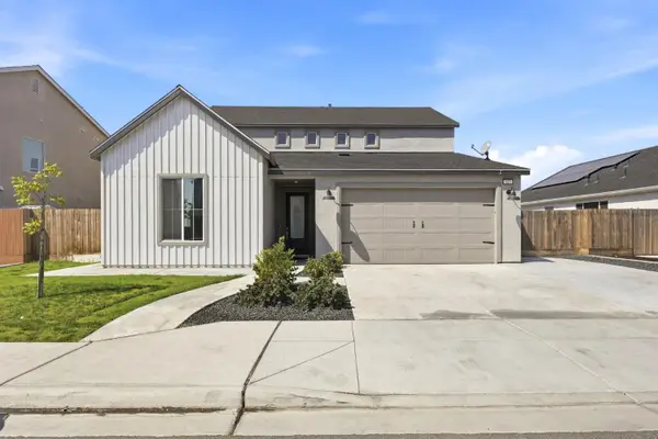 527 Vanderbilt Drive, Lemoore, CA 93245