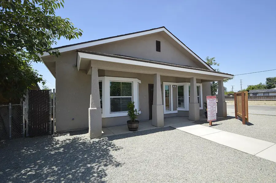 261 E Street, Fresno, CA 93706 - #2