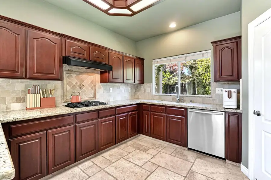 1828 N Orangewood Avenue, Clovis, CA 93619 - #3