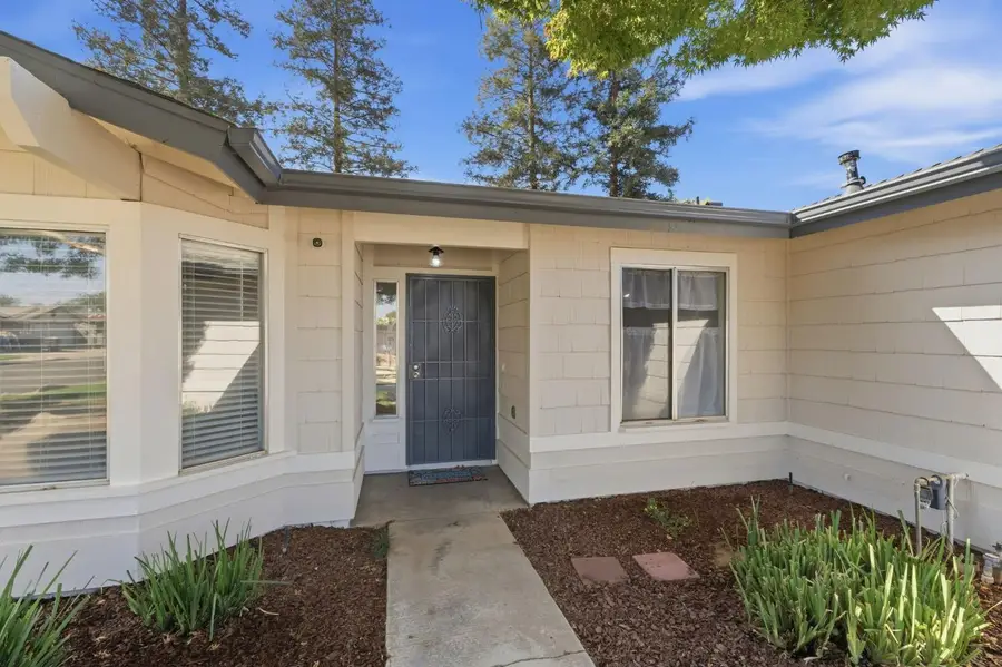 5145 W Hampton Way, Fresno, CA 93722 - #3