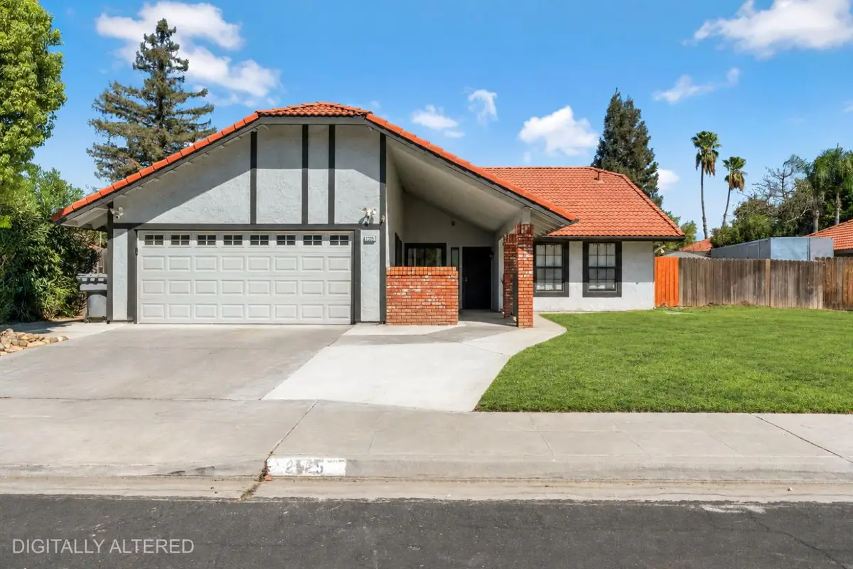 2325 Lincoln Avenue, Clovis, CA 93611 - #1
