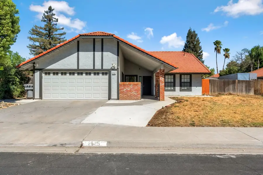 2325 Lincoln Avenue, Clovis, CA 93611 - #2