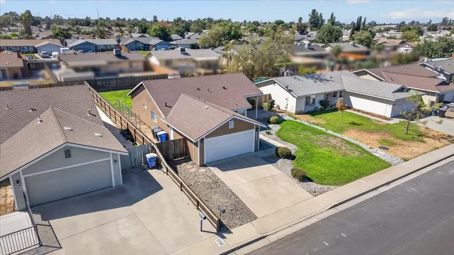 1051 E Terrace Drive, Hanford, CA 93230 - #3