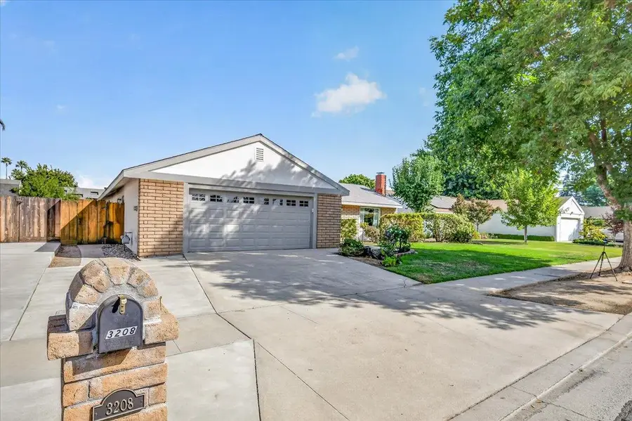 3208 E Palo Alto Avenue, Fresno, CA 93710 - #2