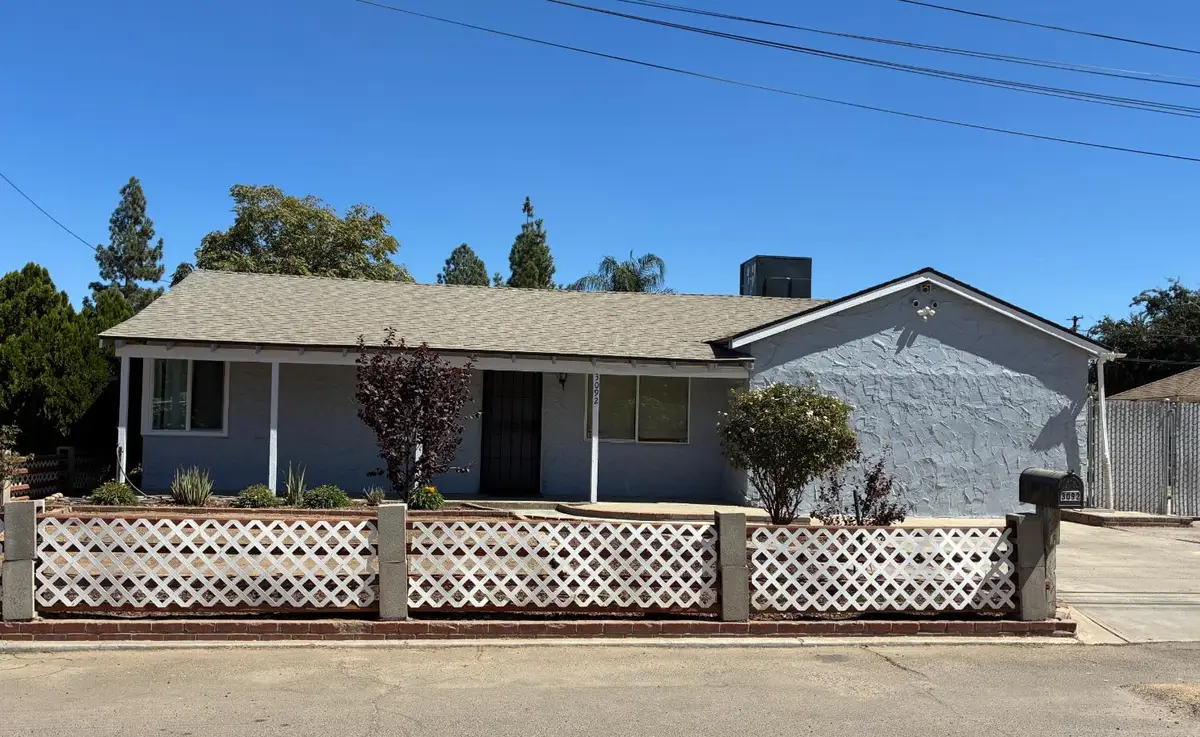 3092 W Floradora Avenue, Fresno, CA 93722 - #1
