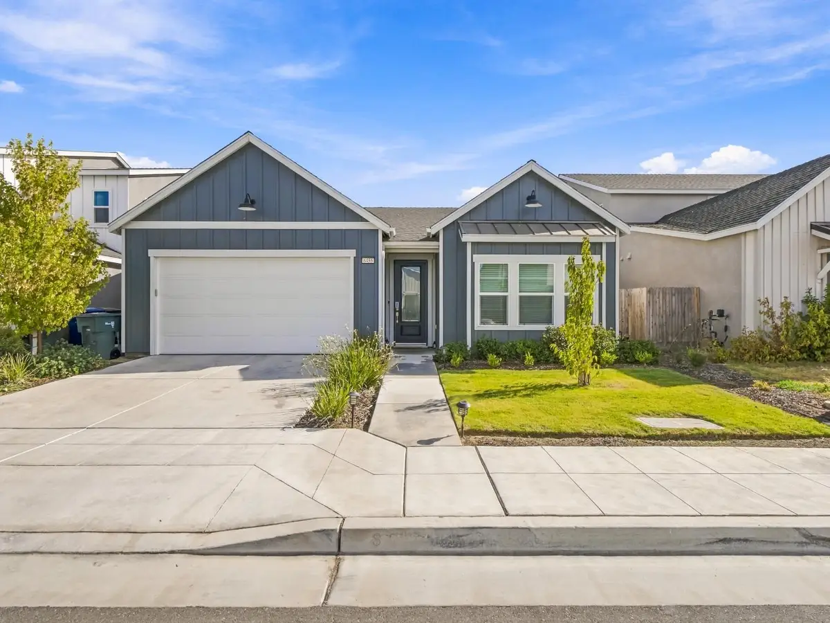 6455 E Giavanna Avenue, Fresno, CA 93727 - #1