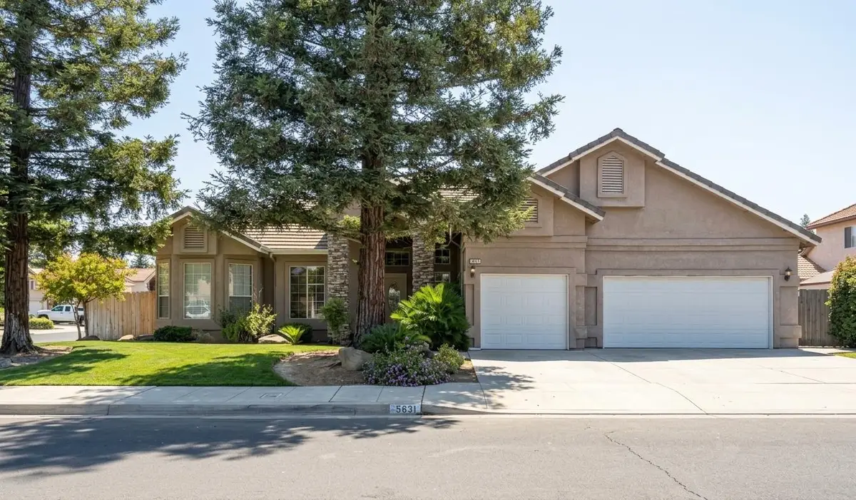 563 W Omaha Avenue, Clovis, CA 93619 - #1