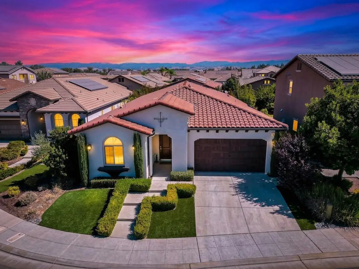 1924 E Via Fiore Avenue, Fresno, CA 93730 - #1