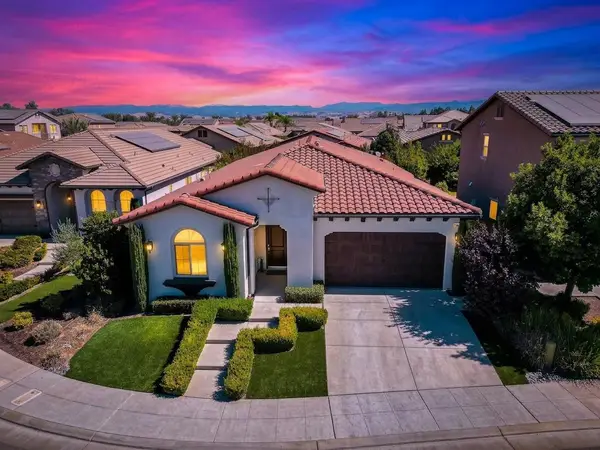 1924 E Via Fiore Avenue, Fresno, CA 93730