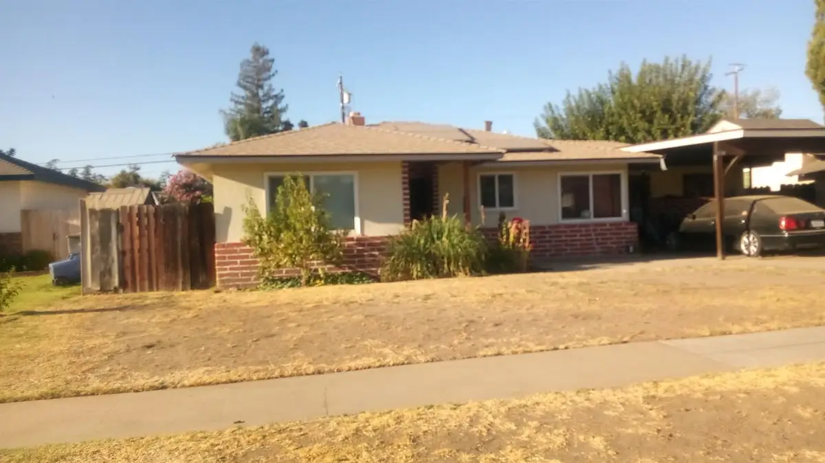 2977 E Robinson Avenue, Fresno, CA 93726 - #1