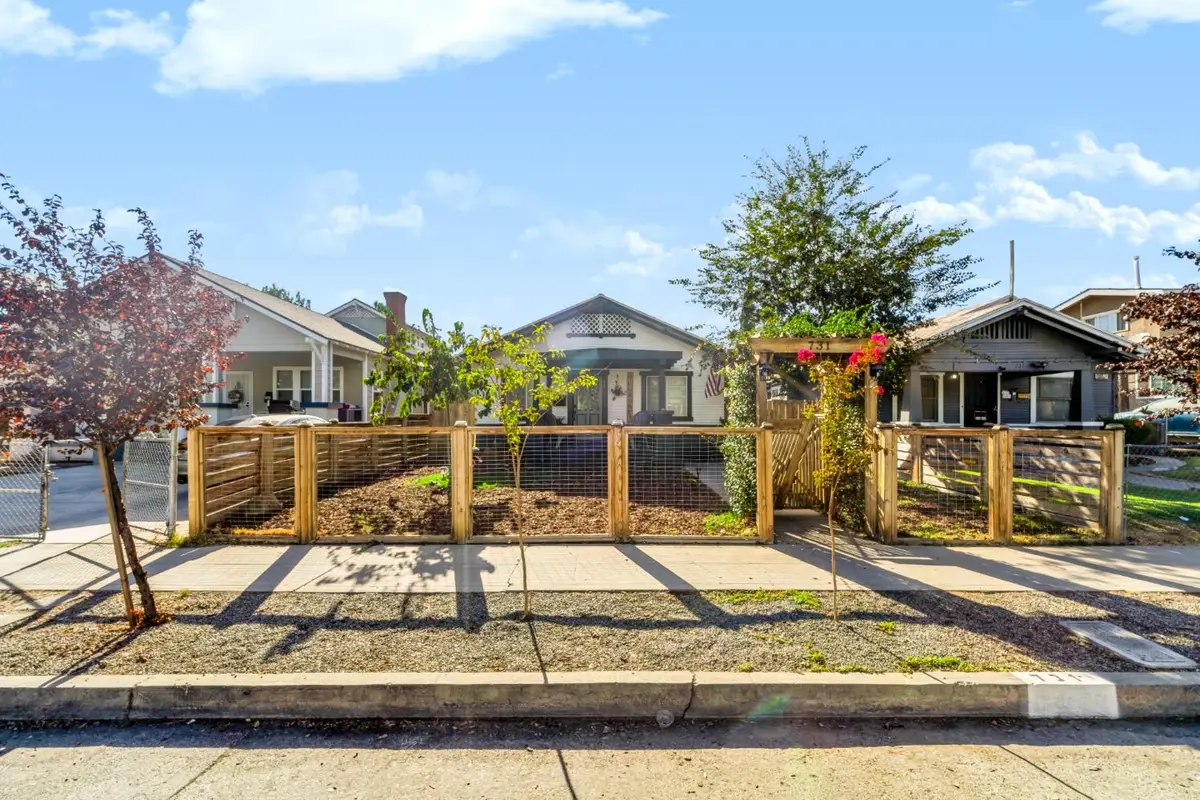 731 N Roosevelt Avenue, Fresno, CA 93728 - #1