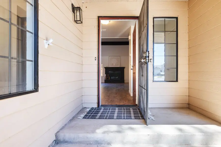 909 Barnett Way, Madera, CA 93637 - #3