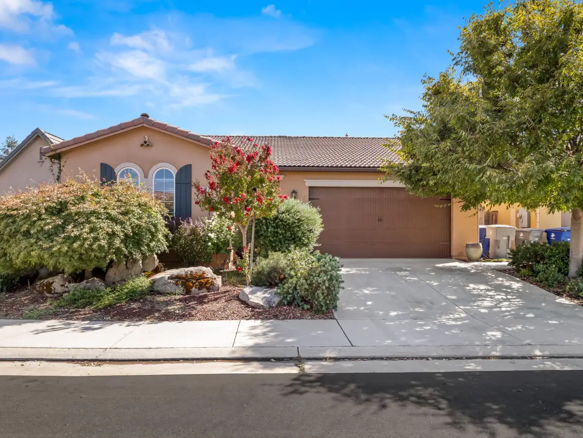 3022 Celeste Avenue, Clovis, CA 93619 - #1
