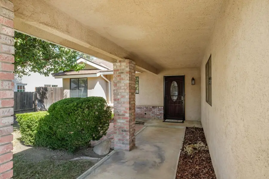 3237 Renn, Clovis, CA 93611 - #3