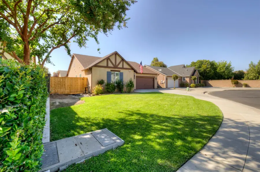 1630 Blackwood Avenue, Clovis, CA 93619 - #2