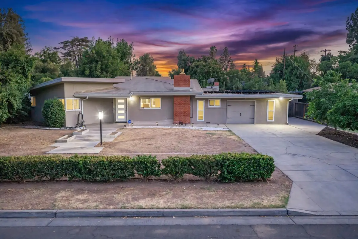 918 E Hampton Way, Fresno, CA 93704 - #1
