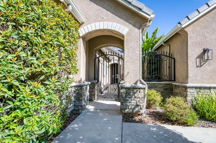 3665 Prescott Avenue, Clovis, CA 93619 - #3