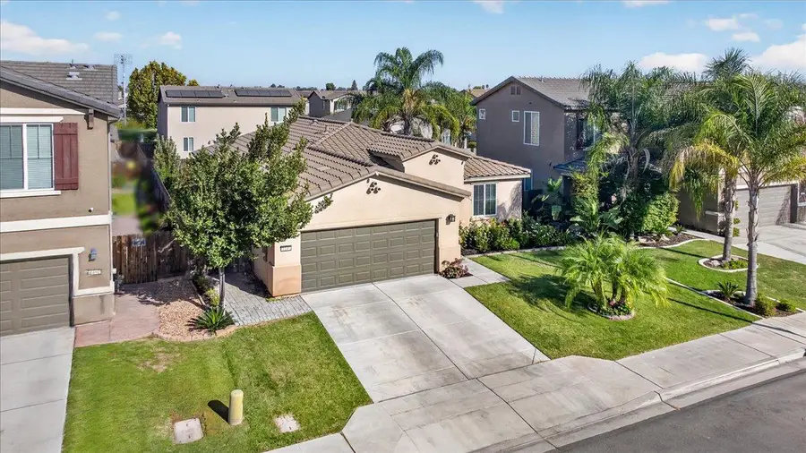 1140 S Carriage, Fresno, CA 93727 - #3