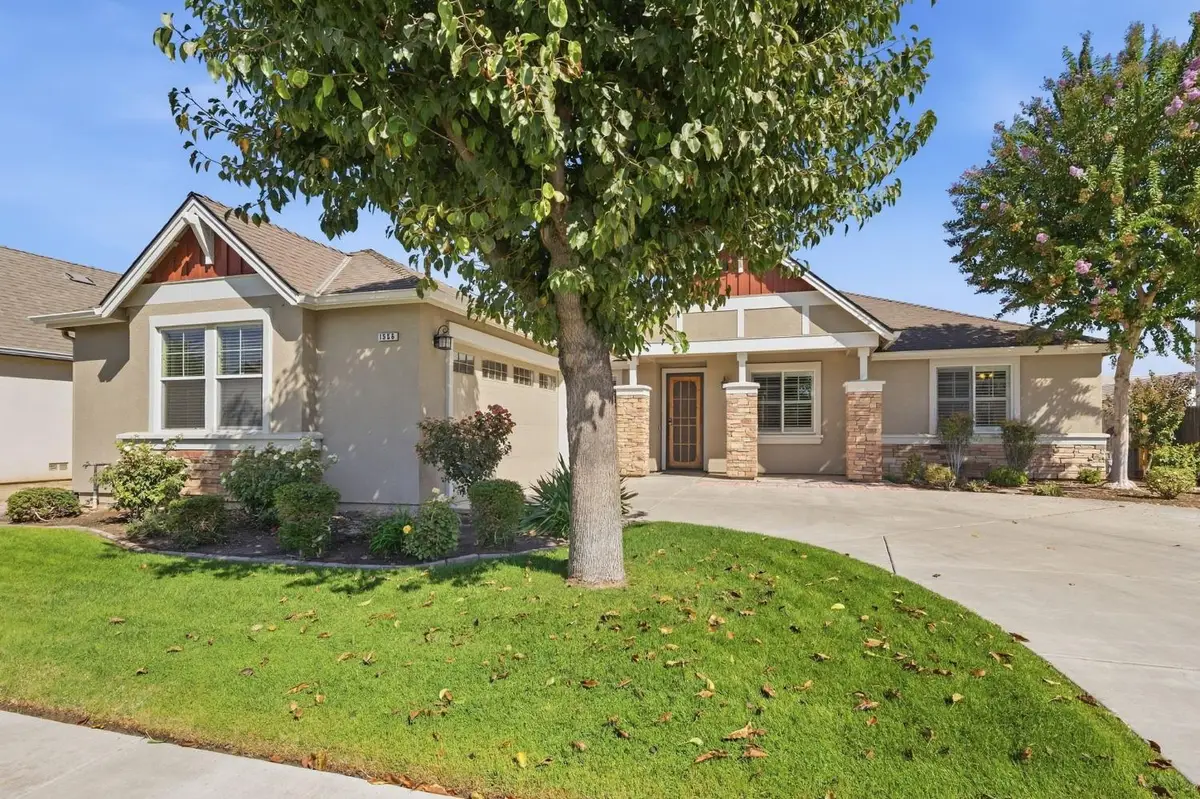 1556 Bellflower St, Kingsburg, CA 93631 - #1