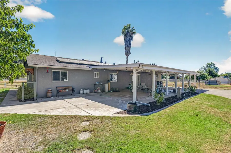 12909 E Gettysburg Avenue, Sanger, CA 93657 - #2