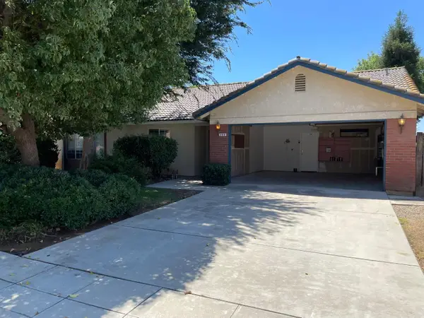 368 W Gibson Avenue, Clovis, CA 93612
