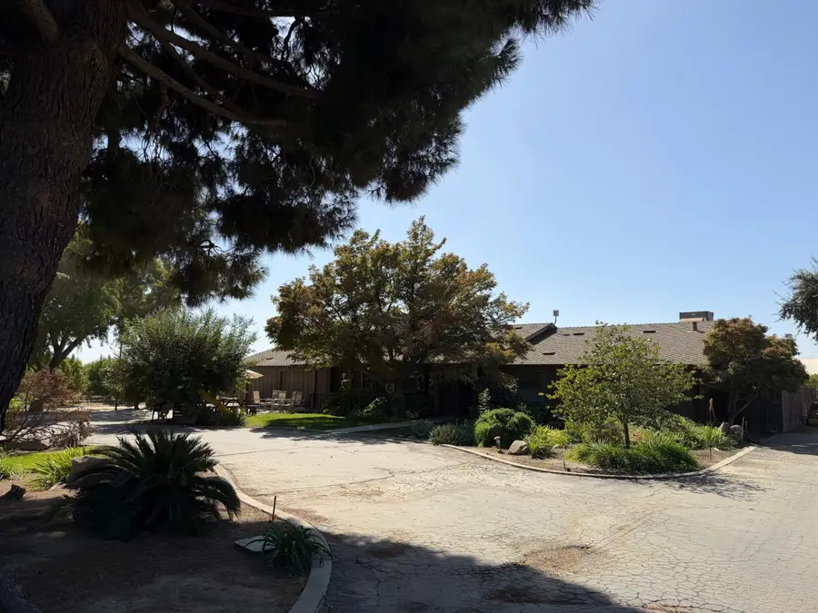 9131 S Leonard, Selma, CA 93662 - #3