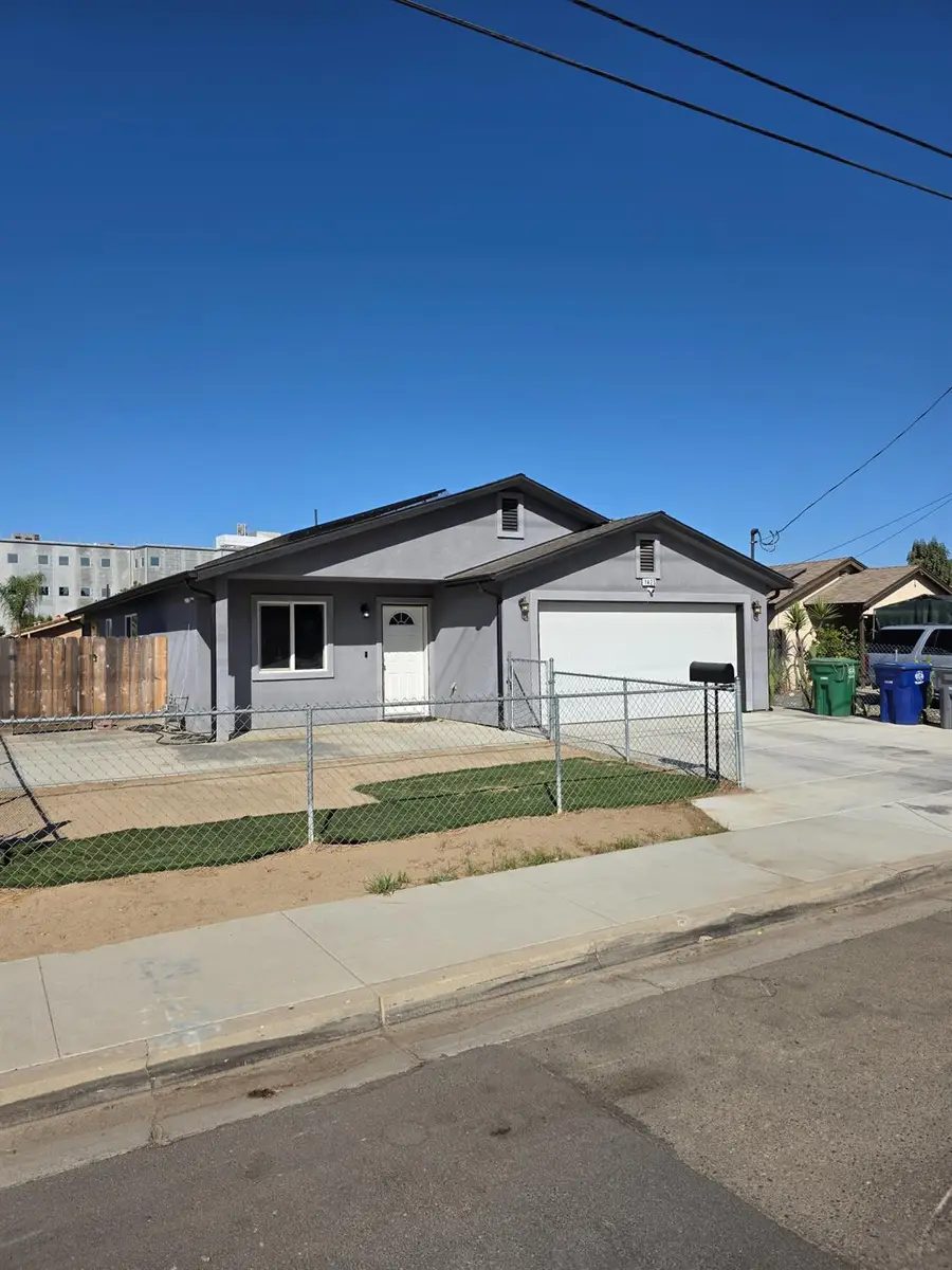 1425 J Street, Sanger, CA 93657 - #2