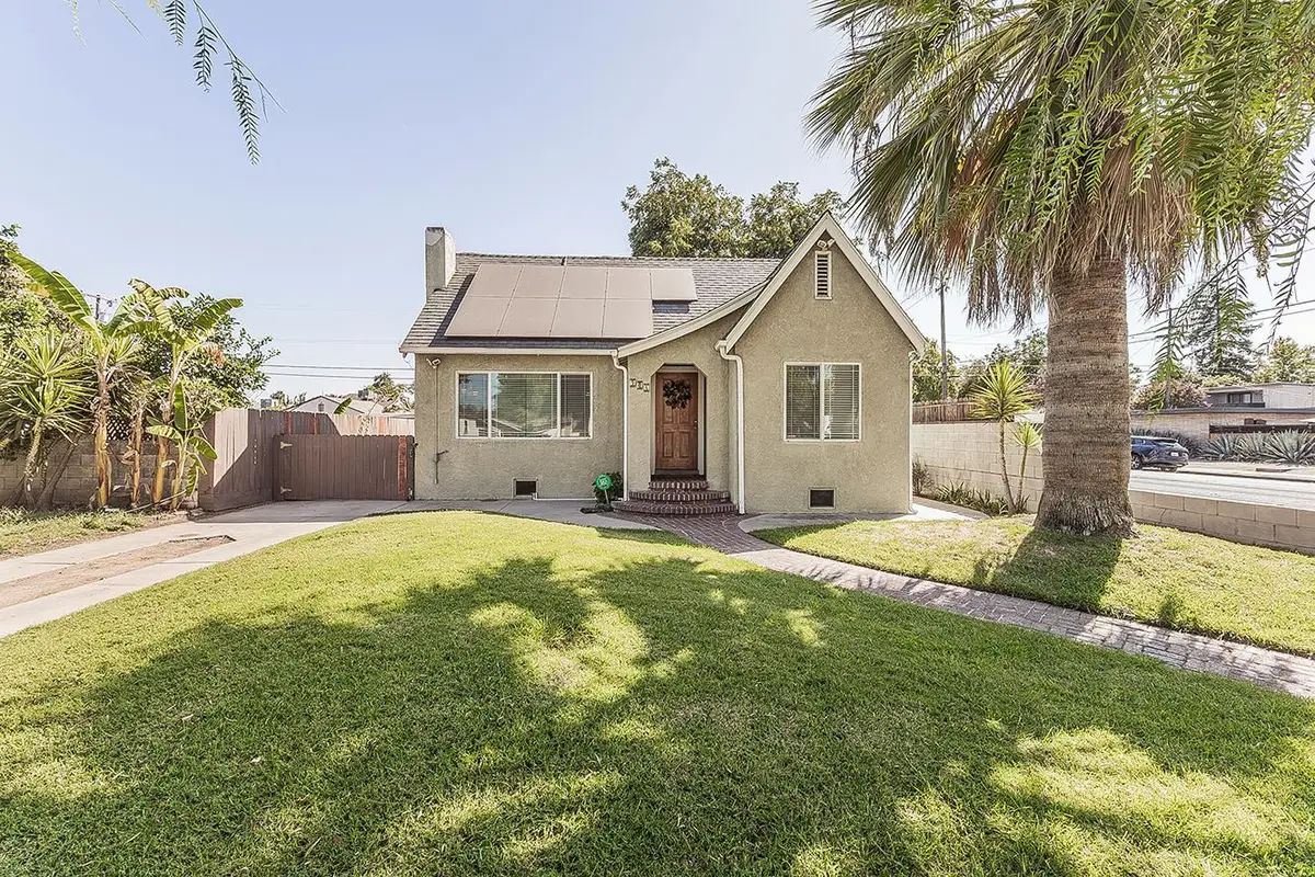 906 E Fountain Way, Fresno, CA 93704 - #1