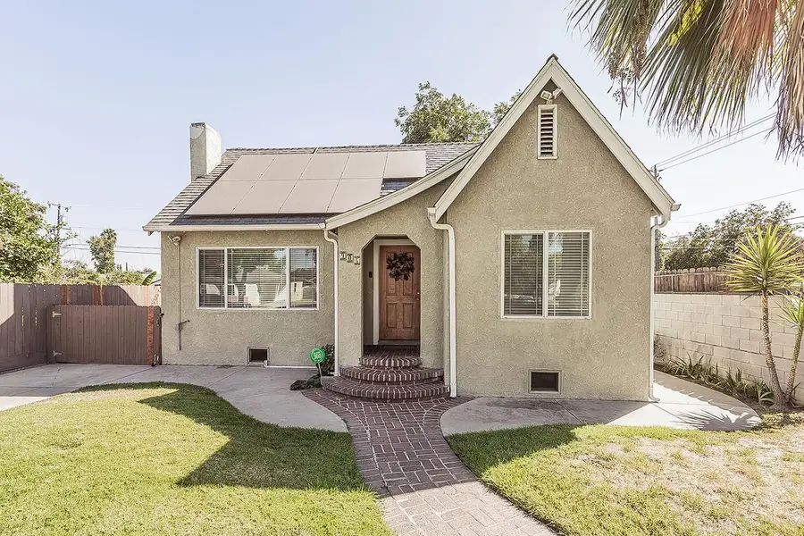 906 E Fountain Way, Fresno, CA 93704 - #2