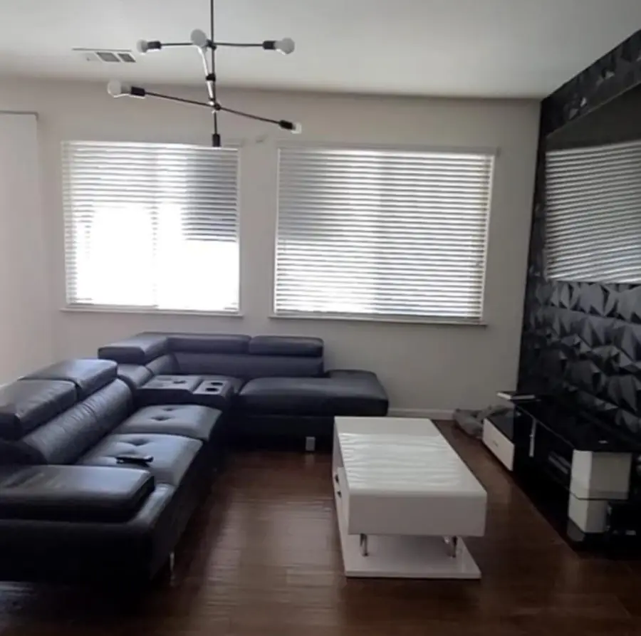 976 Heather Avenue, Dinuba, CA 93618 - #3